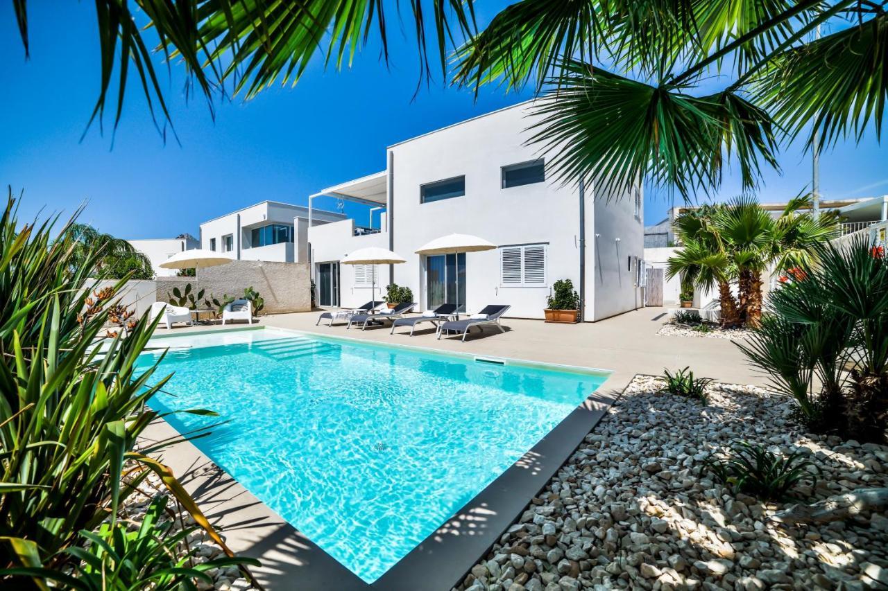 Casa Blanca *